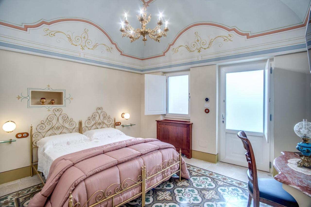Palazzo Stunis - Dimora Di Charme Bed & Breakfast Ostuni Luaran gambar